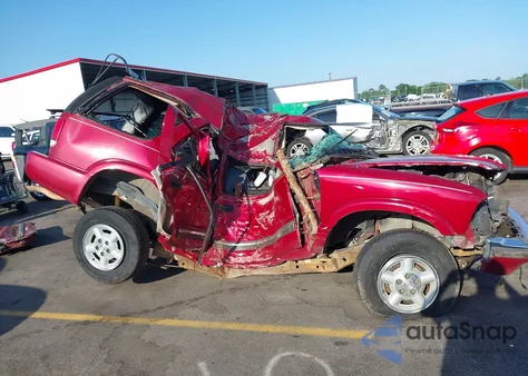 2000 Chevrolet Blazer Ls from USA, damaged, VIN 1GNDT13W6YK162818